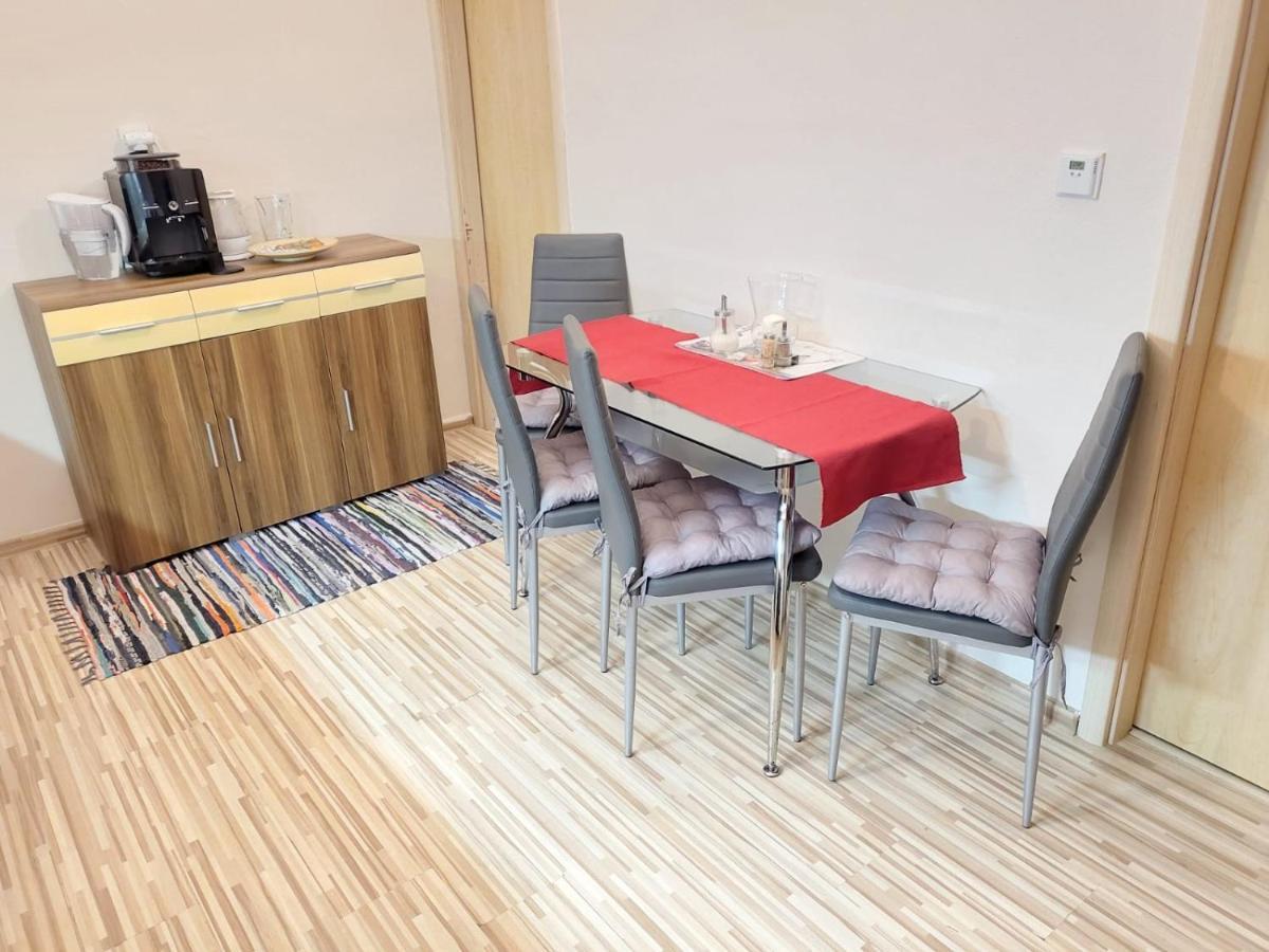 Velky Apartman 2 Братислава Экстерьер фото